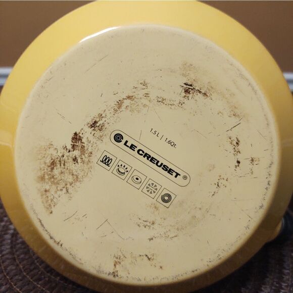 Le Creuset Whistling Zen kettle in Citrus Yellow - Picture 4 of 6